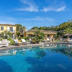 Grande St-tropez Area Avec Piscine Chauffee Villa