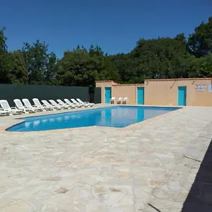 à Au Calme Sous Les Pins Chalet
